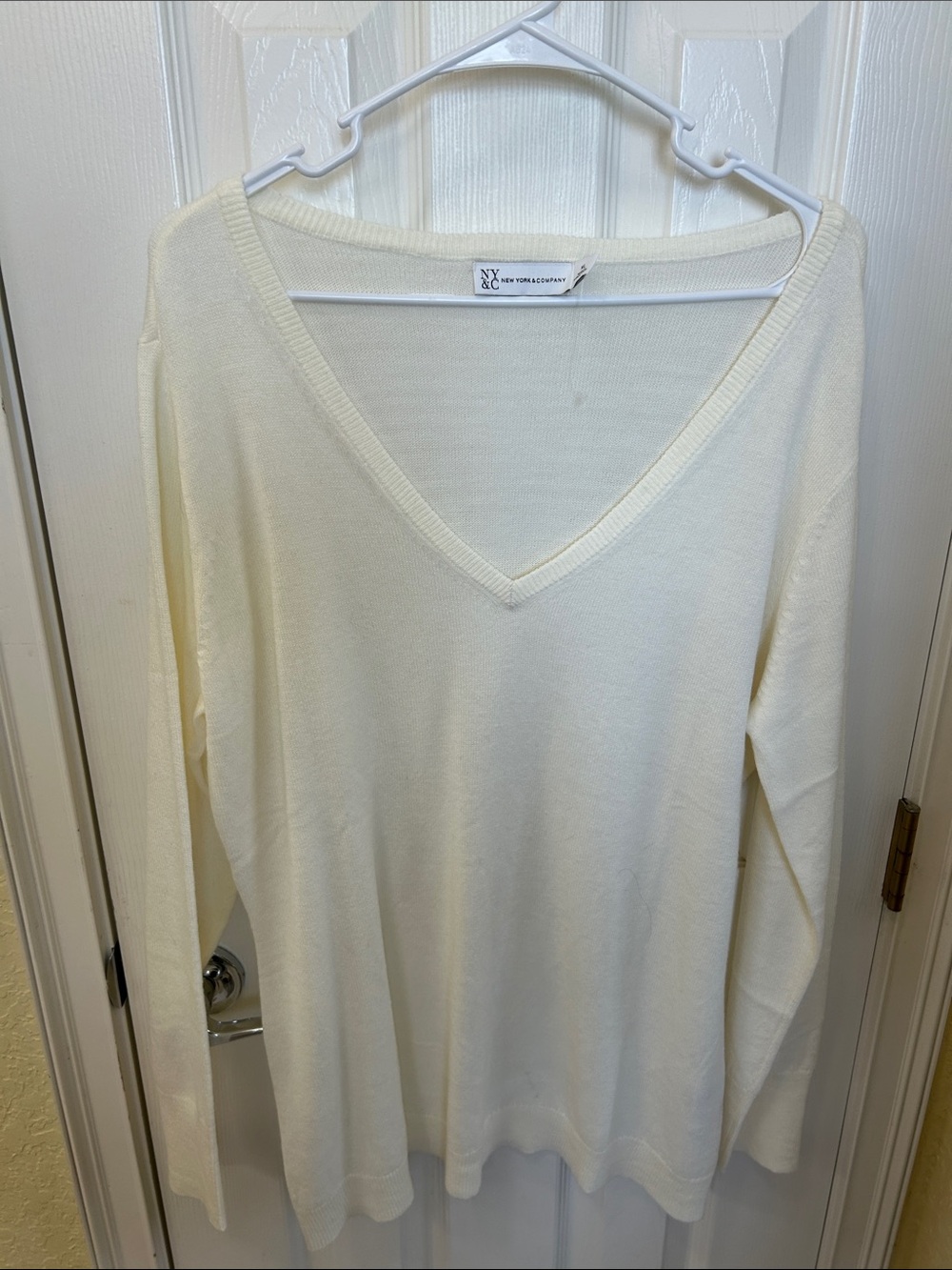 New York & Company Cream V-Neck Lightweight Sweater